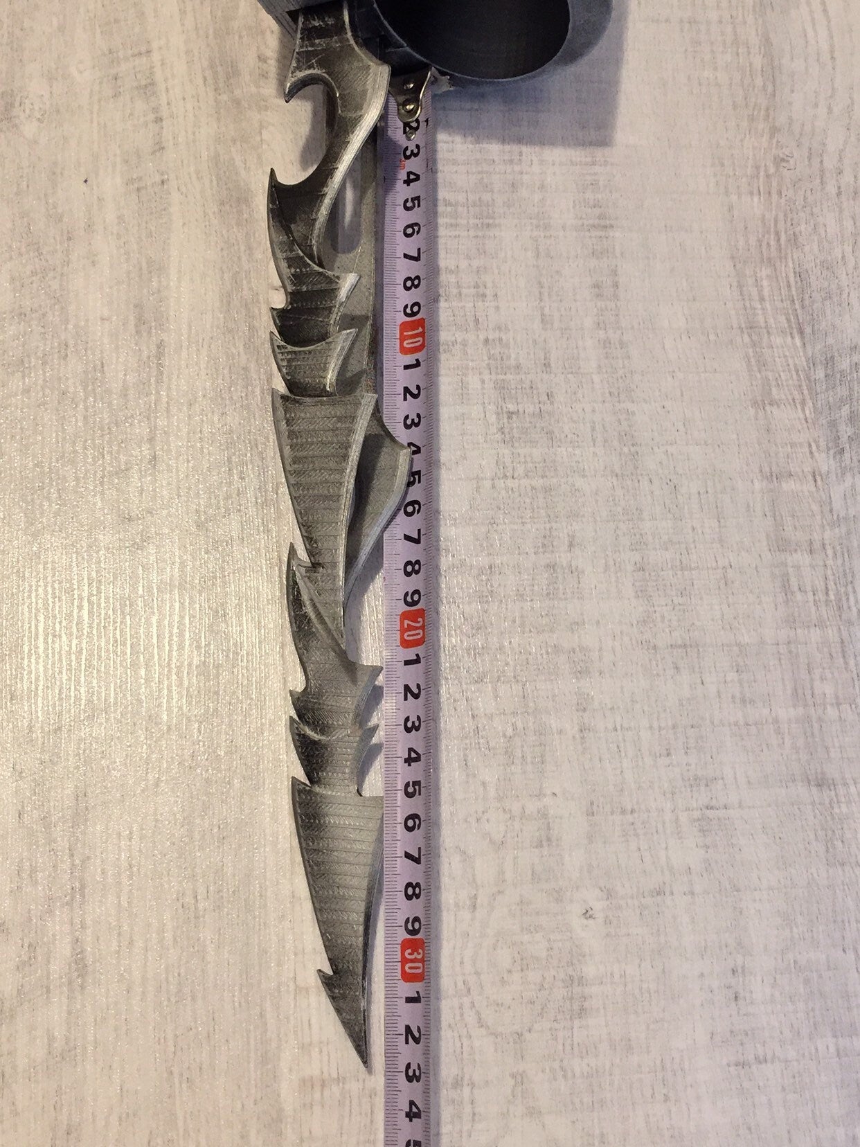 Predator Gauntlet Blades ForeArm Right Weathered Version,Classic design Predator Cosplay,Jungle Predator Movie replica for cosplay or display forearm Vambrace