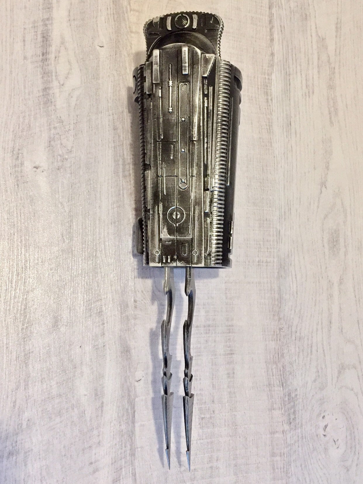 Predator Gauntlet Blades ForeArm Right Weathered Version,Classic design Predator Cosplay,Jungle Predator Movie replica for cosplay or display forearm Vambrace