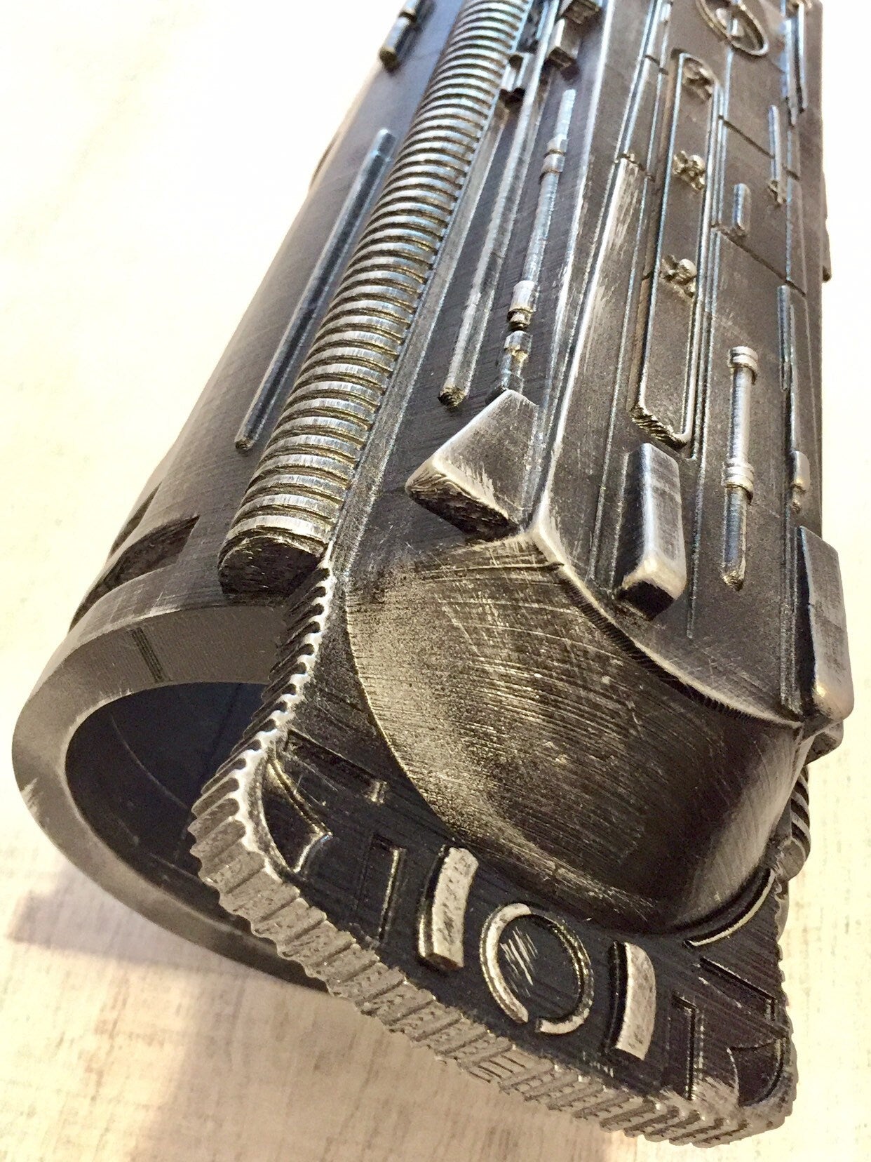 Predator Gauntlet Blades ForeArm Right Weathered Version,Classic design Predator Cosplay,Jungle Predator Movie replica for cosplay or display forearm Vambrace