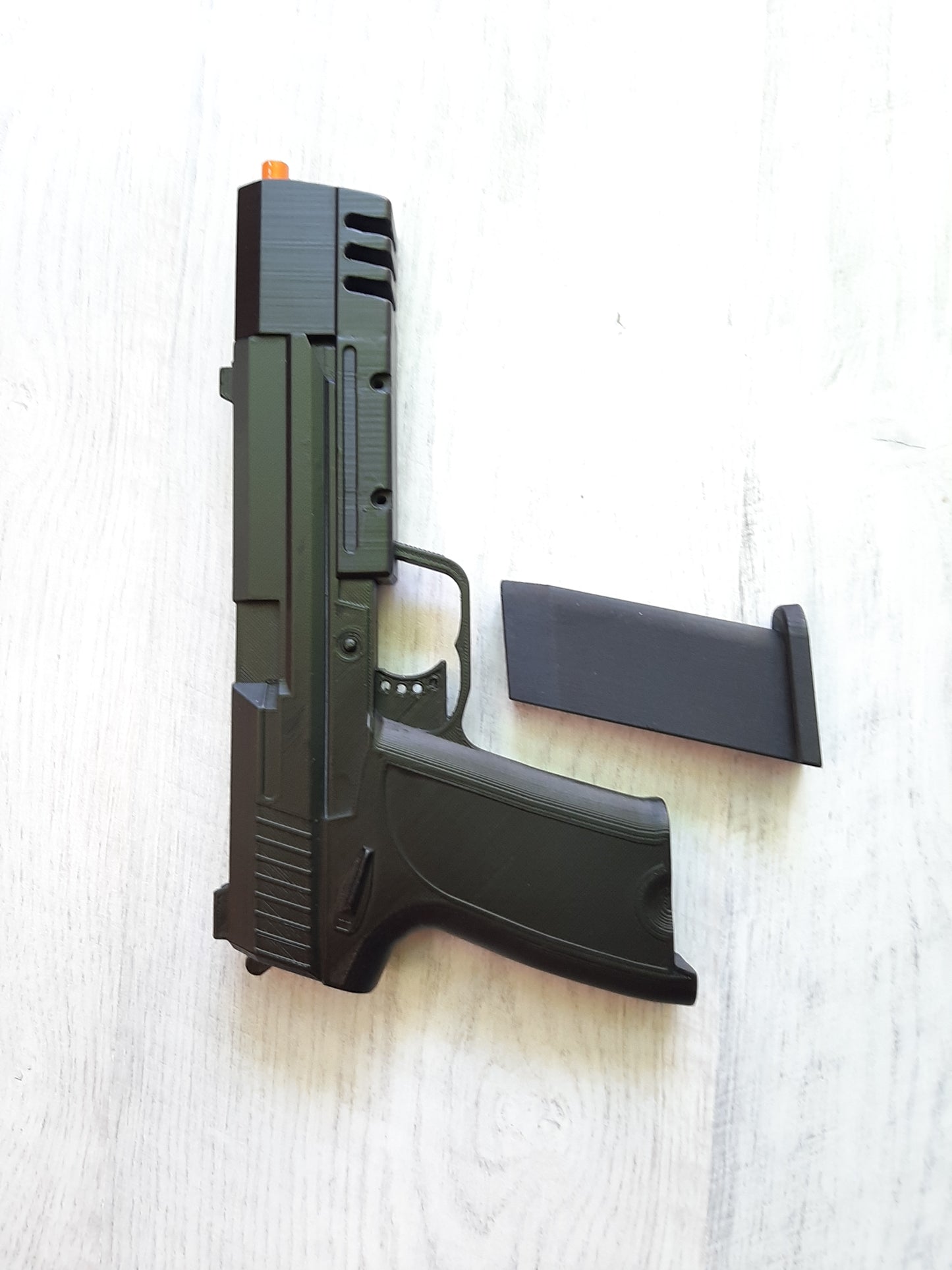 Lara Croft Pistols Tomb Raider pistol replica 3d printed and finished Painted to resemble,cosplay guns or display,photoshoot Lara Croft
