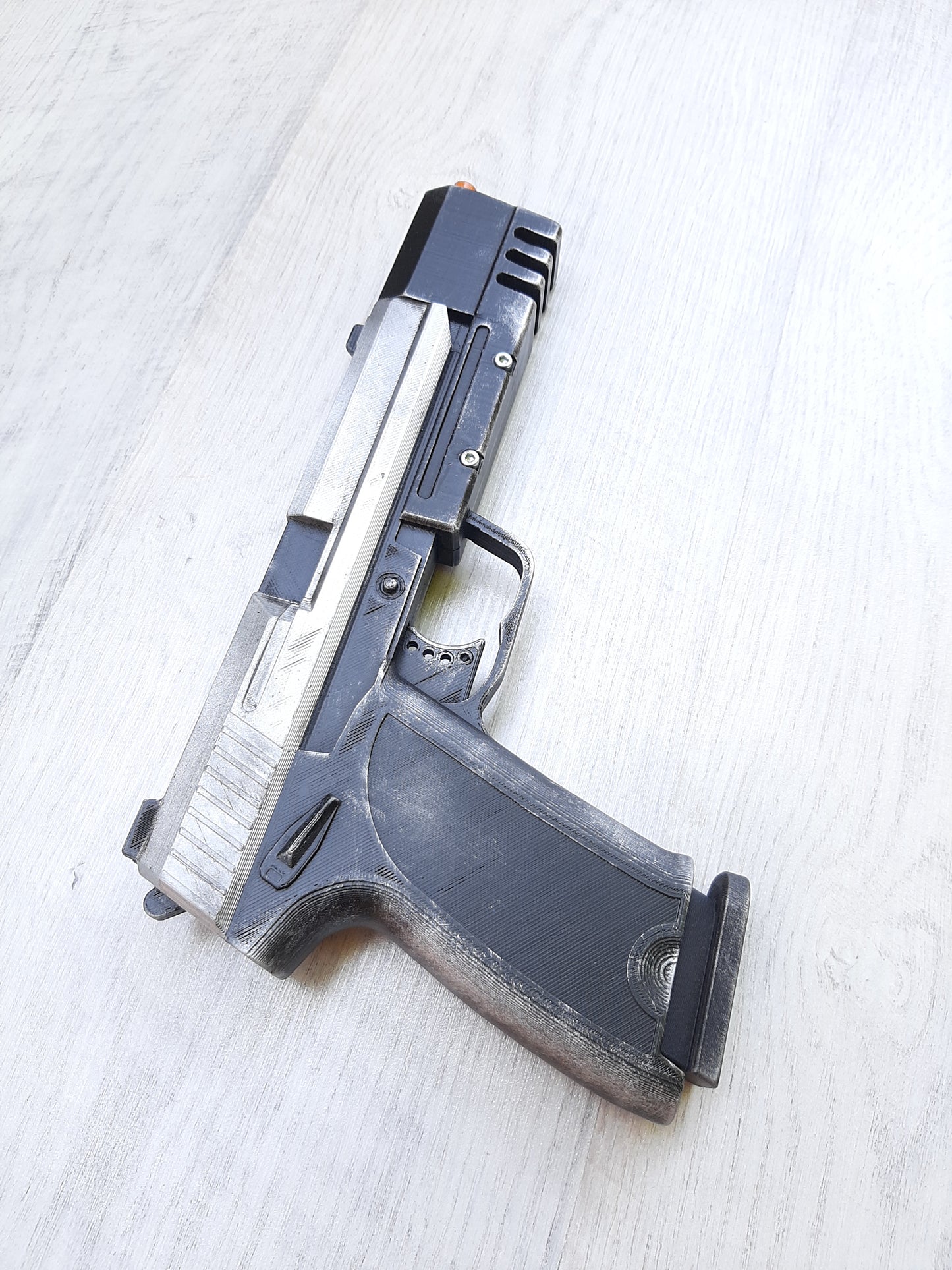 Lara Croft Pistols Tomb Raider pistol replica 3d printed and finished Painted to resemble,cosplay guns or display,photoshoot Lara Croft