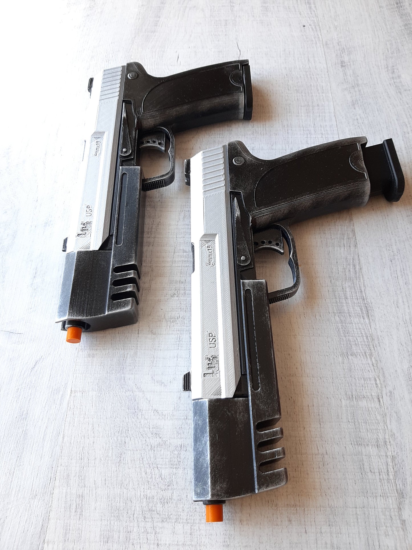 Lara Croft Pistols Tomb Raider pistol replica 3d printed and finished Painted to resemble,cosplay guns or display,photoshoot Lara Croft