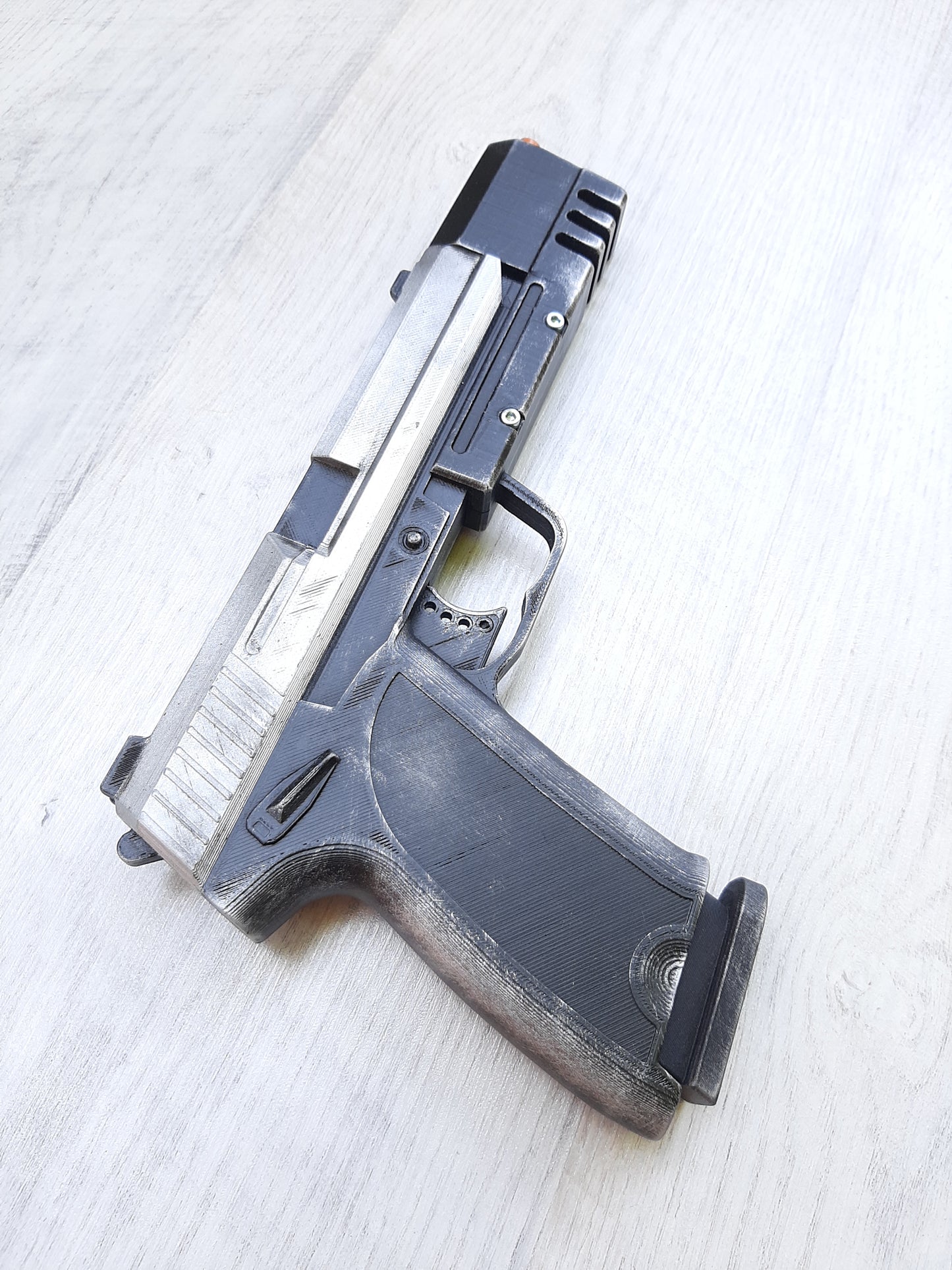 Lara Croft Pistols Tomb Raider pistol replica 3d printed and finished Painted to resemble,cosplay guns or display,photoshoot Lara Croft