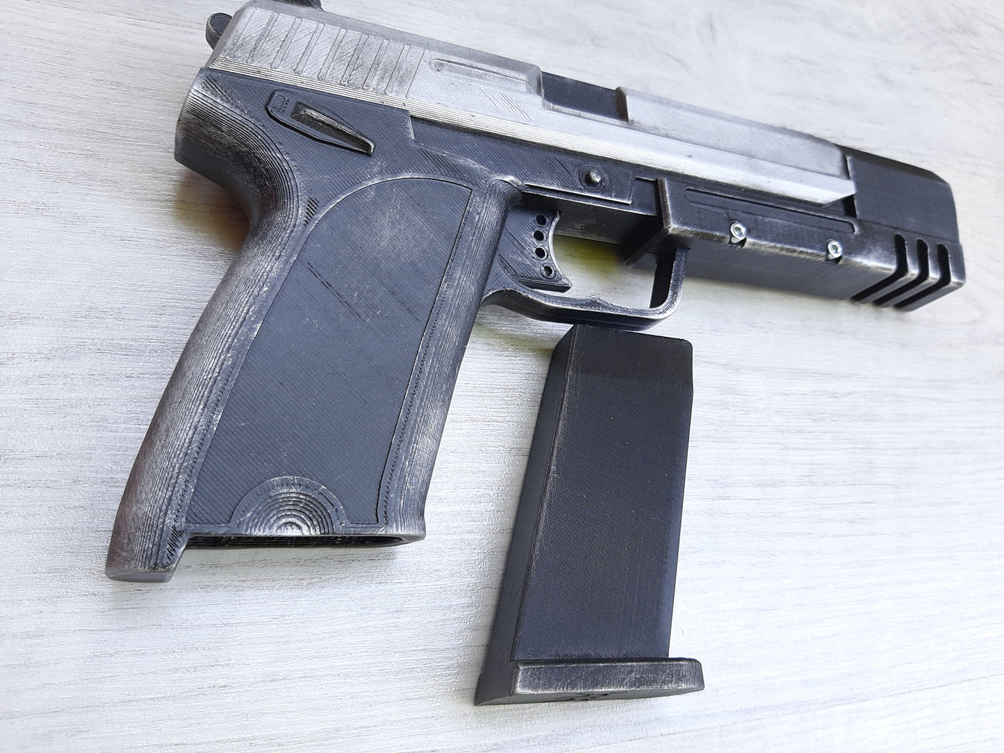 Lara Croft Pistols Tomb Raider pistol replica 3d printed and finished Painted to resemble,cosplay guns or display,photoshoot Lara Croft