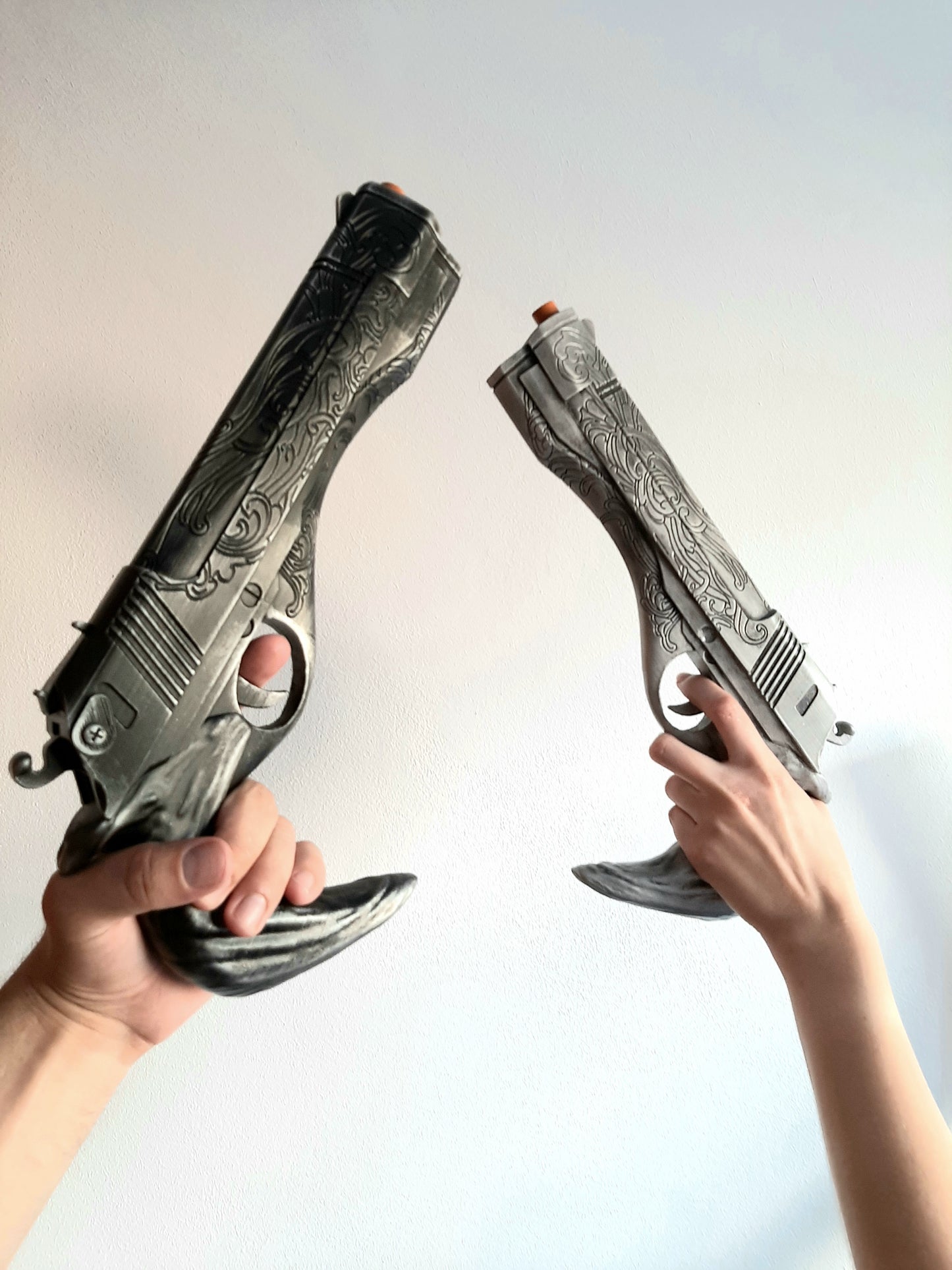 Dante Pistols DMC 5 Replica inspired guns Devil may Cry weapon toy cosplay guns,made to resemble Dante's guns Blasters painted finished.