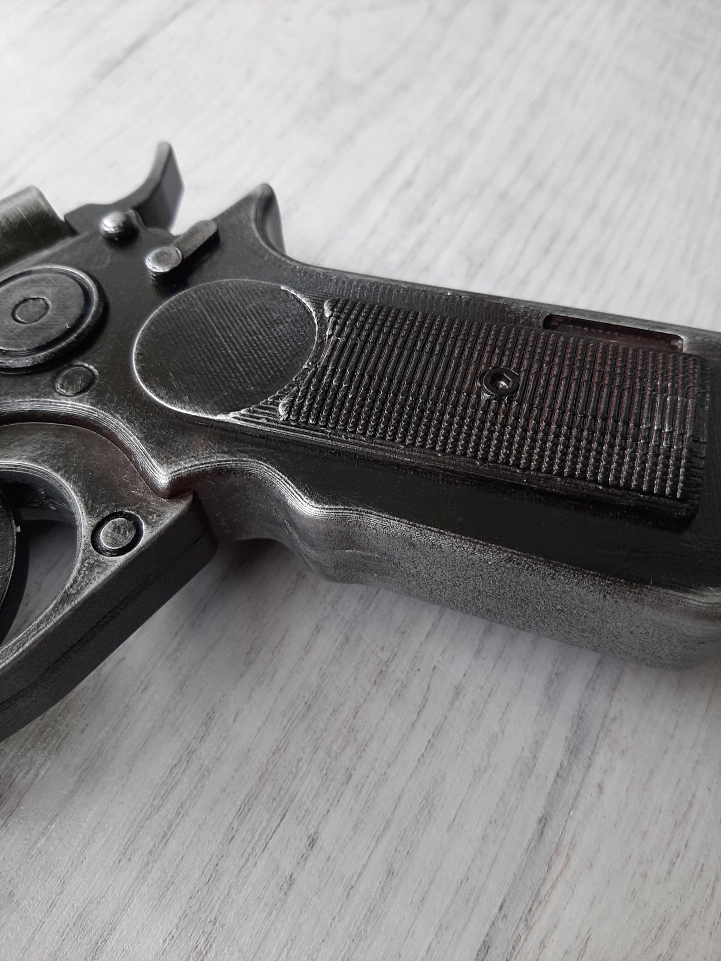 K16 bryar Pistol gun from star wars replica weapon blaster painted for cosplay weathered handle