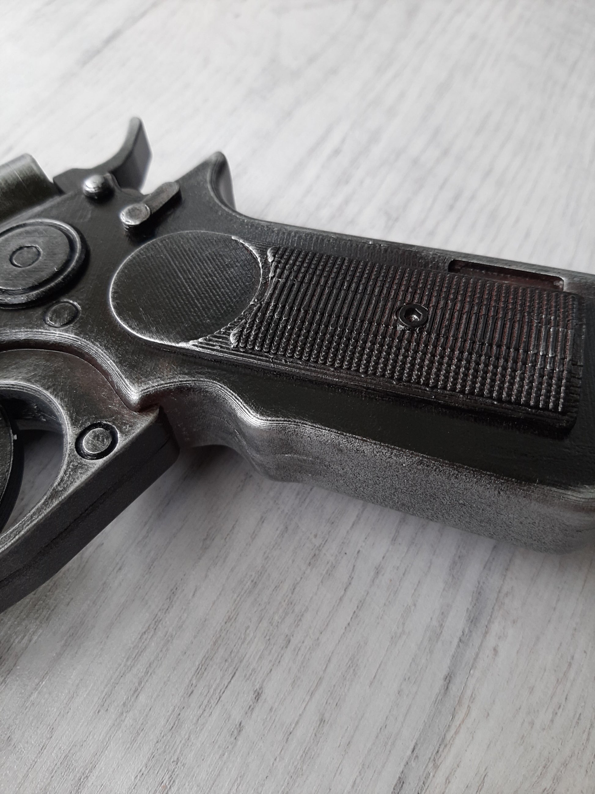 K16 bryar Pistol gun from star wars replica weapon blaster painted for cosplay weathered handle