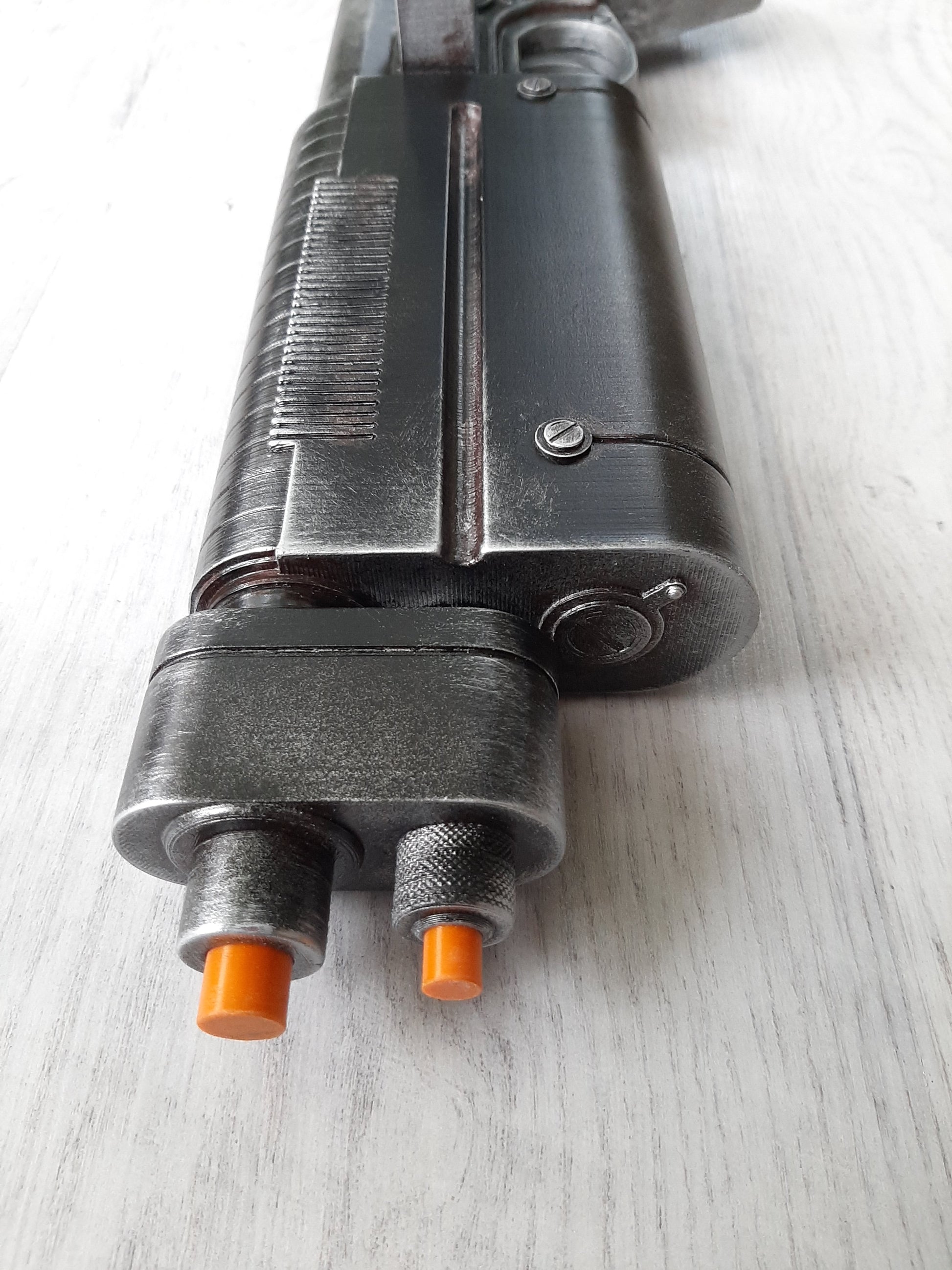 K16 bryar Pistol gun from star wars replica weapon blaster painted for cosplay prop weathered